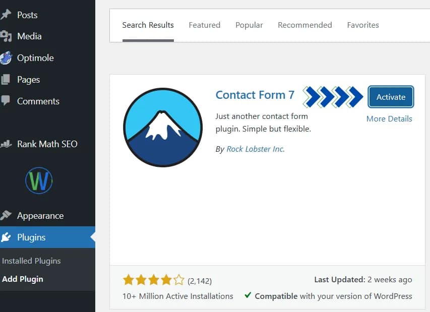 هذه الصورة لقطة شاشة لصفحة ويب، على الأرجح من ووردبريس. يظهر على اليسار شريط جانبي يحتوي على عناصر قائمة مثل المنشورات، والوسائط، والإضافات، والمظهر، مع تفاصيل إضافة نموذج الاتصال 7 وزر "تفعيل" أزرق في النافذة الرئيسية.